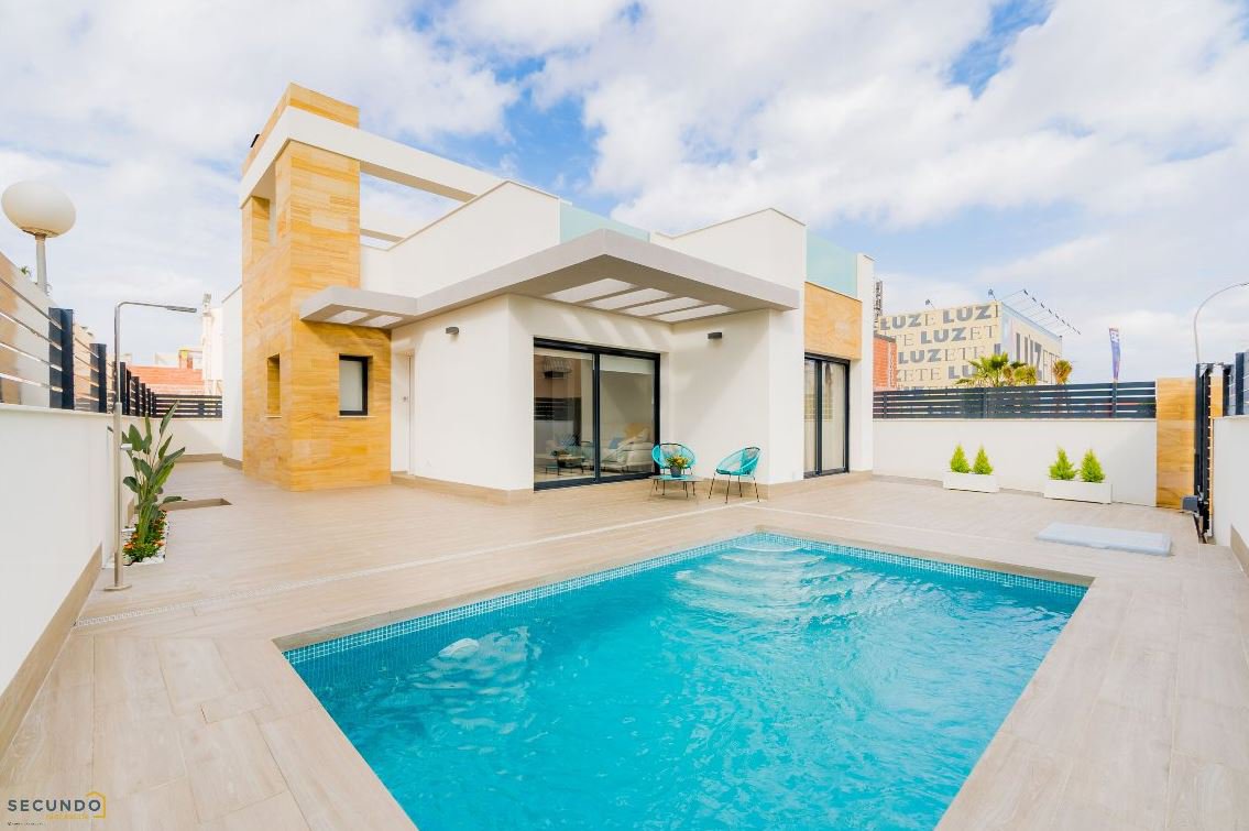 How to choose between an apartment, a house or a villa in Spain?