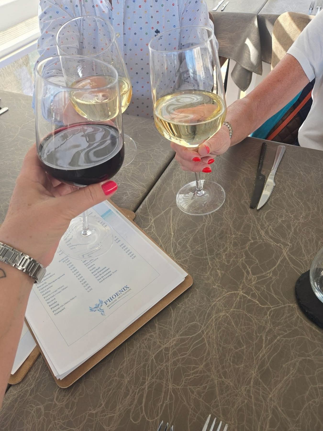 Clients celebrating their purchase in San Miguel de Salinas